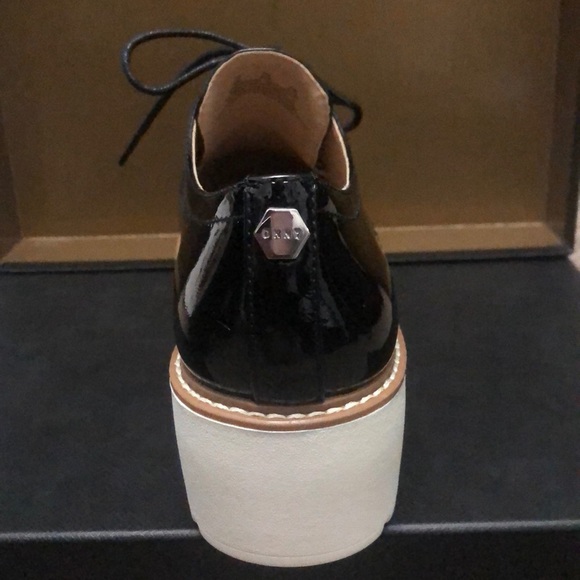 Women shoe - Picture 2 of 11